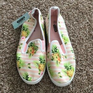 Apparatas Slip Ons